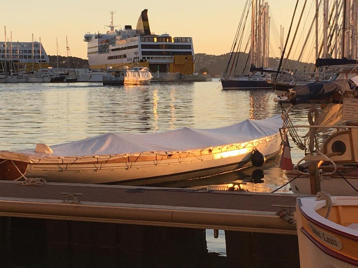 Au Coeur Du Vieux Toulon Au Calme Appartement Renove Climatise Confortable Etage Eleve Avec Ascenseur Proche Parking Et Toutes Commodites 외부 사진