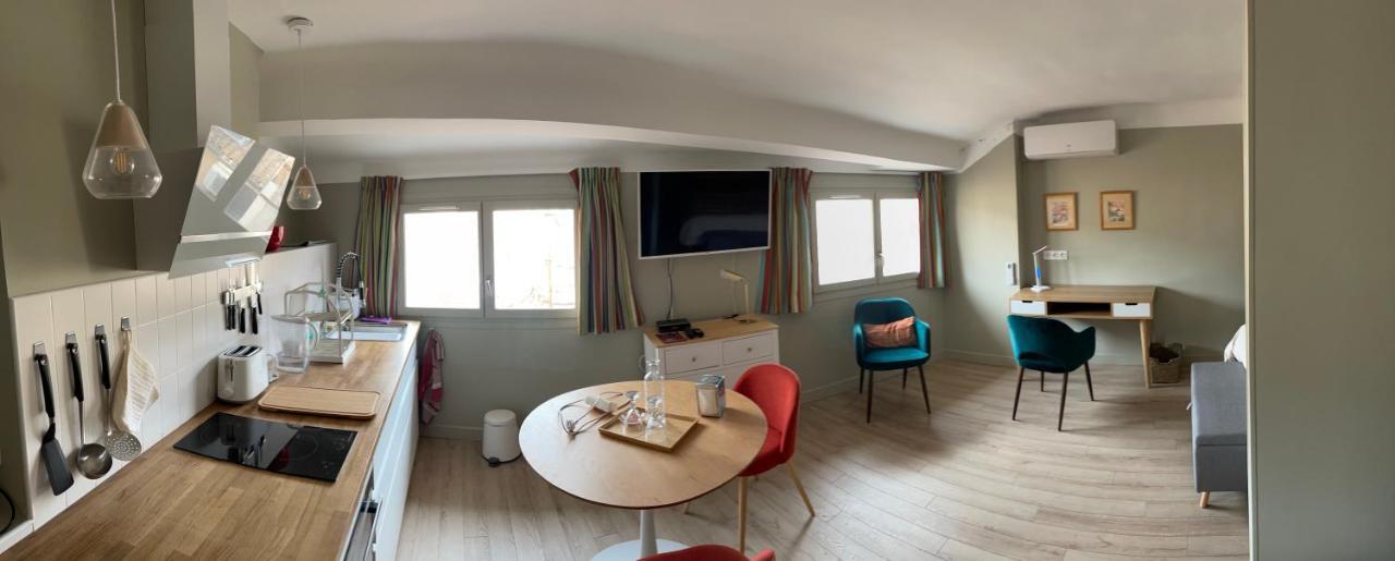 Au Coeur Du Vieux Toulon Au Calme Appartement Renove Climatise Confortable Etage Eleve Avec Ascenseur Proche Parking Et Toutes Commodites 외부 사진