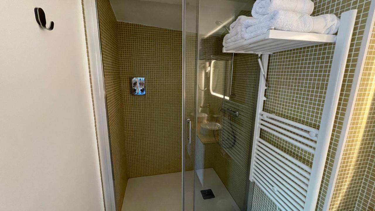 Au Coeur Du Vieux Toulon Au Calme Appartement Renove Climatise Confortable Etage Eleve Avec Ascenseur Proche Parking Et Toutes Commodites 외부 사진
