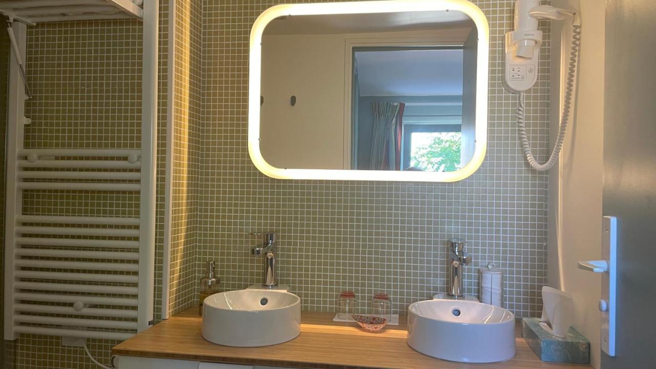 Au Coeur Du Vieux Toulon Au Calme Appartement Renove Climatise Confortable Etage Eleve Avec Ascenseur Proche Parking Et Toutes Commodites 외부 사진