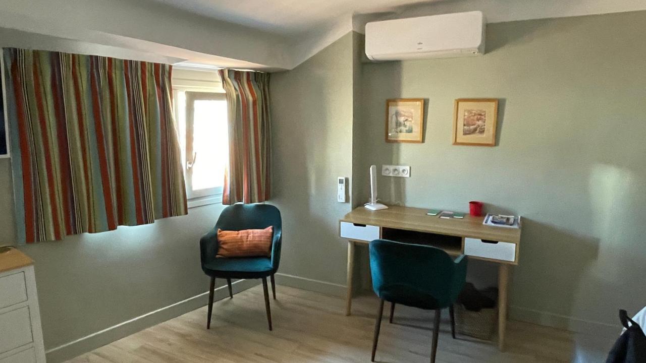 Au Coeur Du Vieux Toulon Au Calme Appartement Renove Climatise Confortable Etage Eleve Avec Ascenseur Proche Parking Et Toutes Commodites 외부 사진
